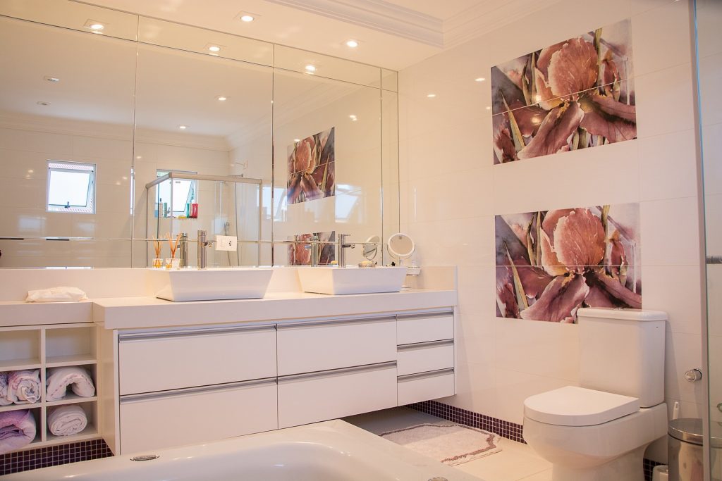Quel revêtement de sol privilégier pour votre salle de bain ?